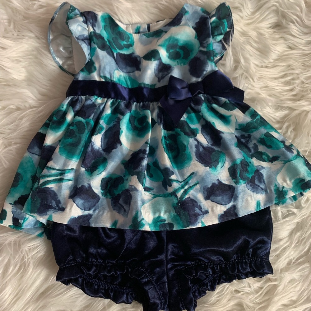 Elegant Two Pieces Gymboree Set